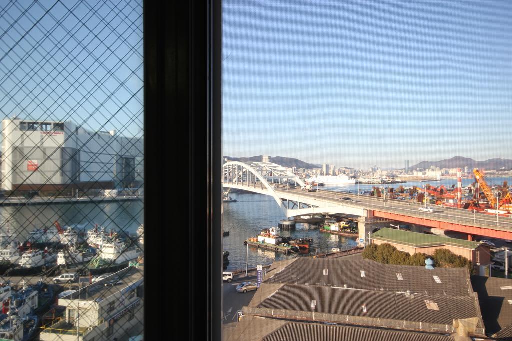 Hotel Bridge Busan Rum bild