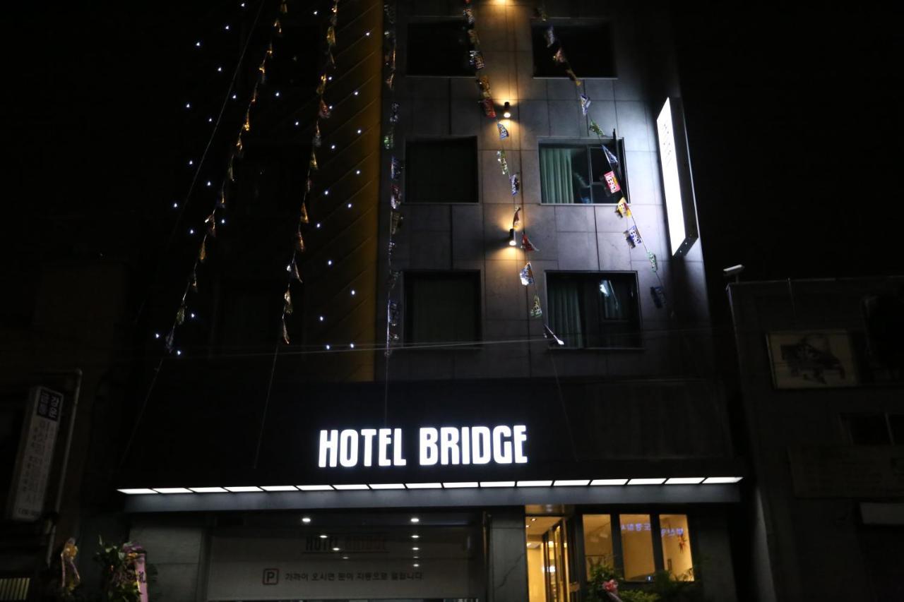 Hotel Bridge Busan Exteriör bild