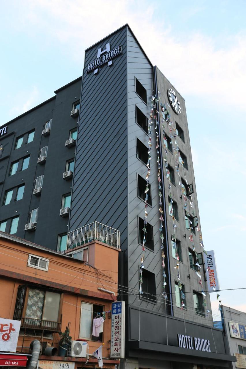 Hotel Bridge Busan Exteriör bild